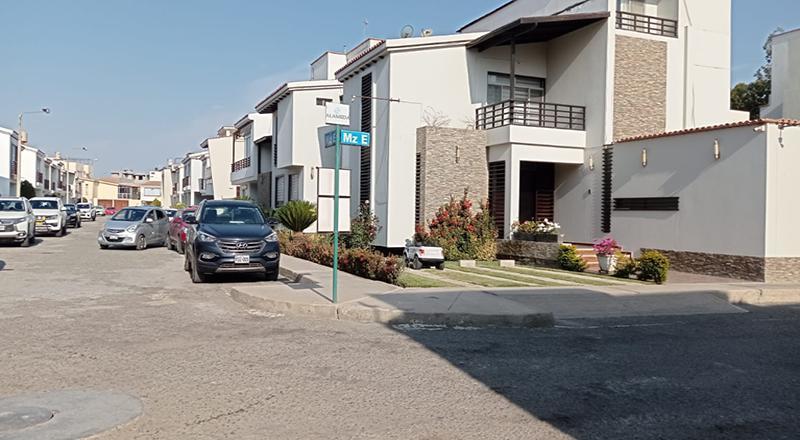 VENTA DE CASA DE 3 PISOS EN ALAMEDA COUNTRY CLUB